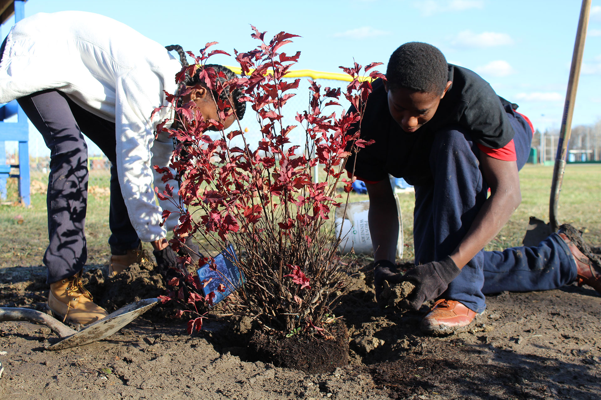 Volunteers’ goal: A cleaner, greener Detroit